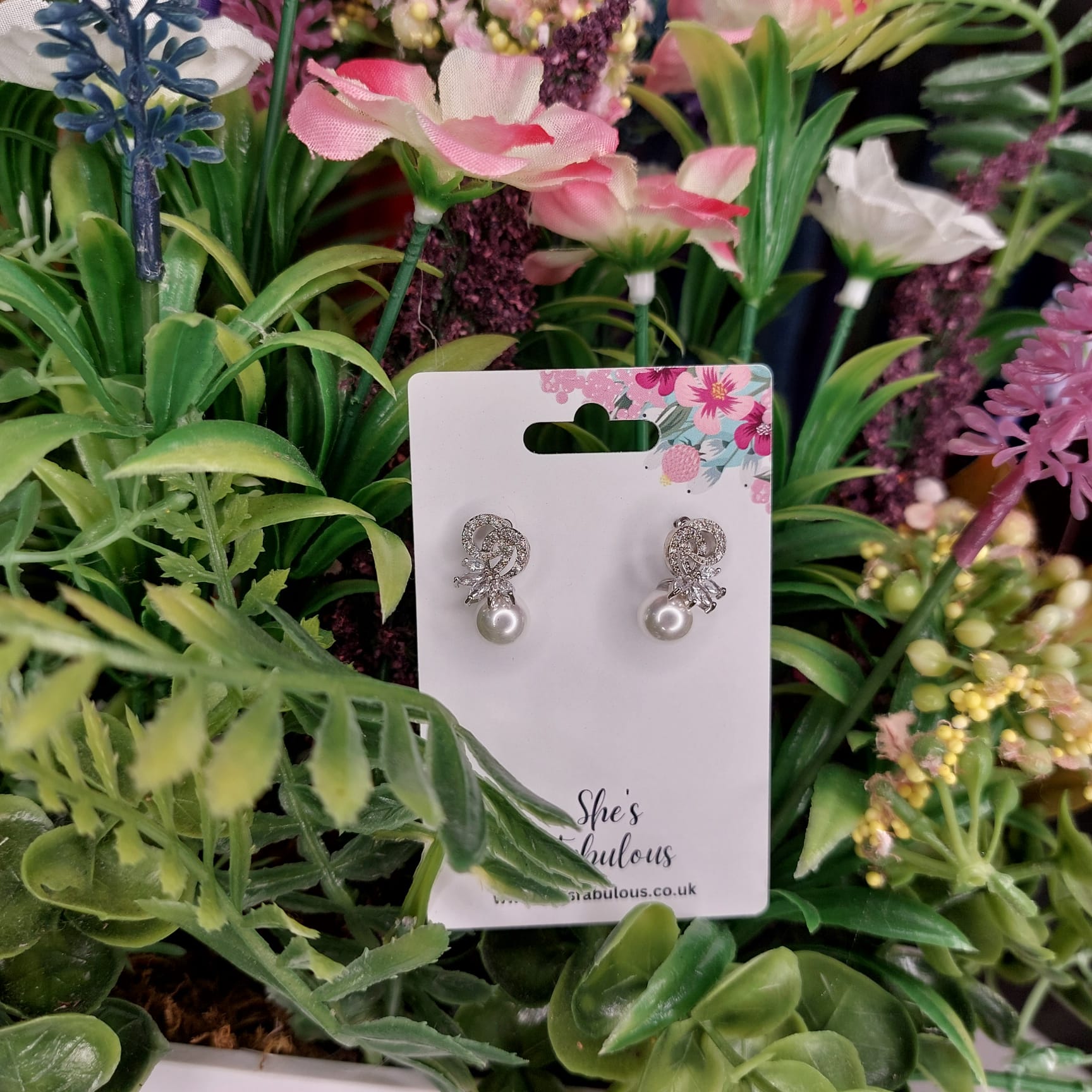 Eina Flower Detail With Pearl Earrings