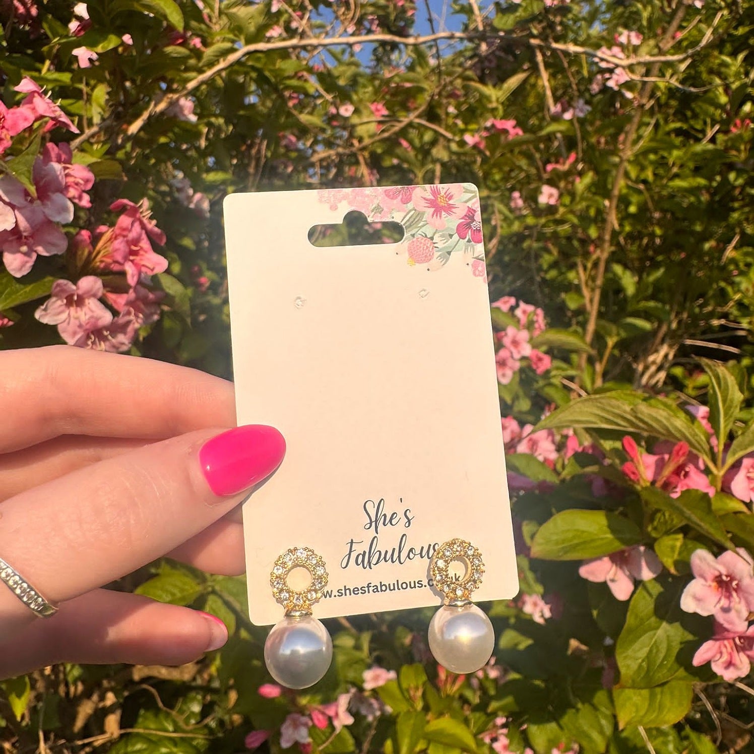 Erda Pearl Drop Earrings