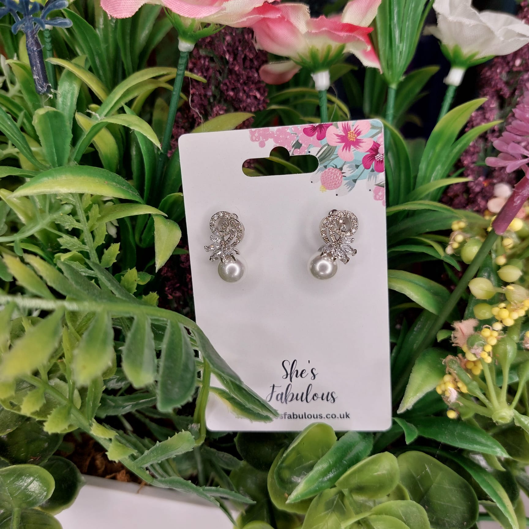 Eina Flower Detail With Pearl Earrings