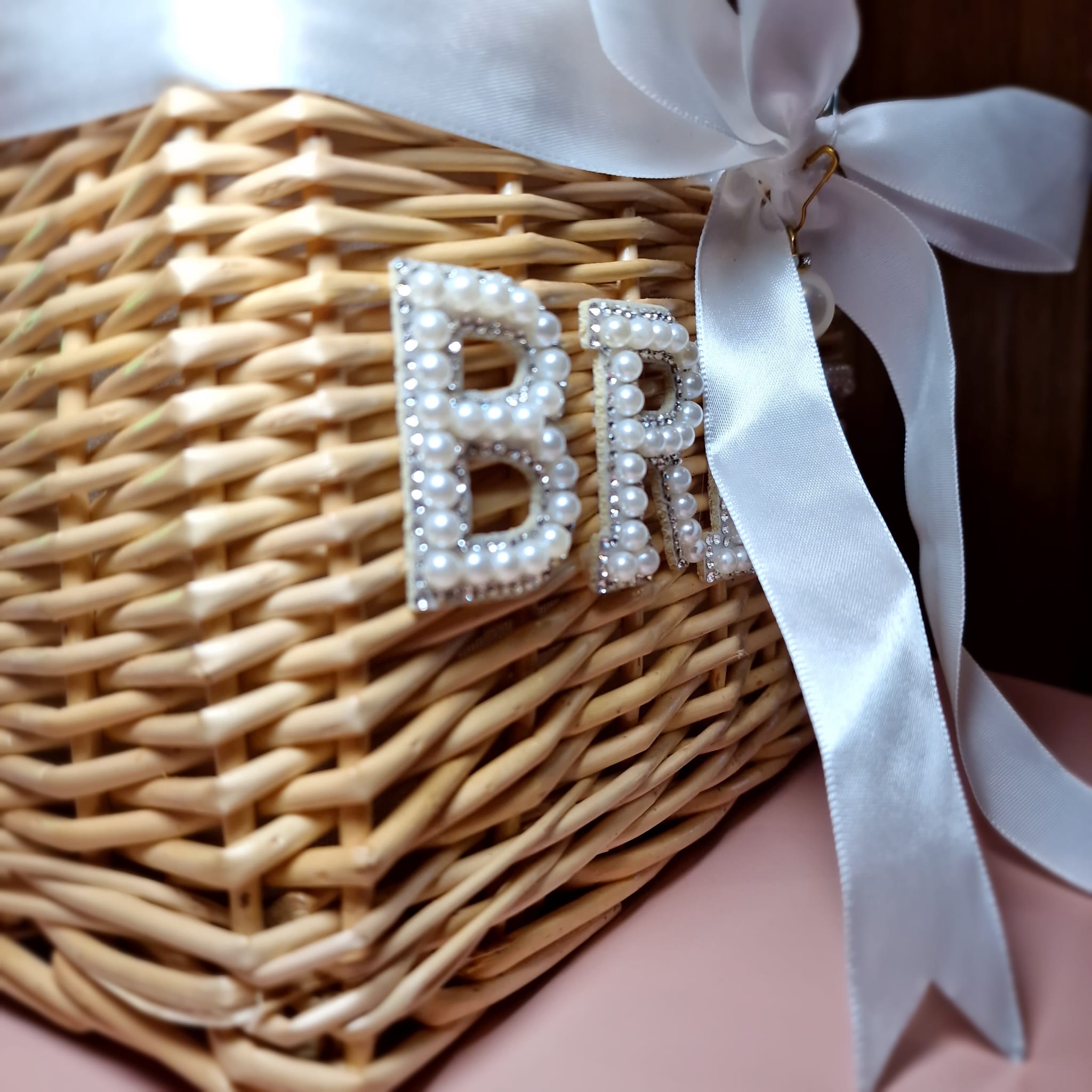 Daisy Bride Wicker Embellished Hen Party Bag